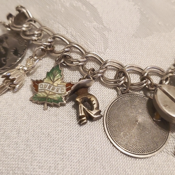 VINTAGE STERLING SILVER (LIFE) Multi-Charm Bracelet with 23 Individual Charms - Picture 7 of 13